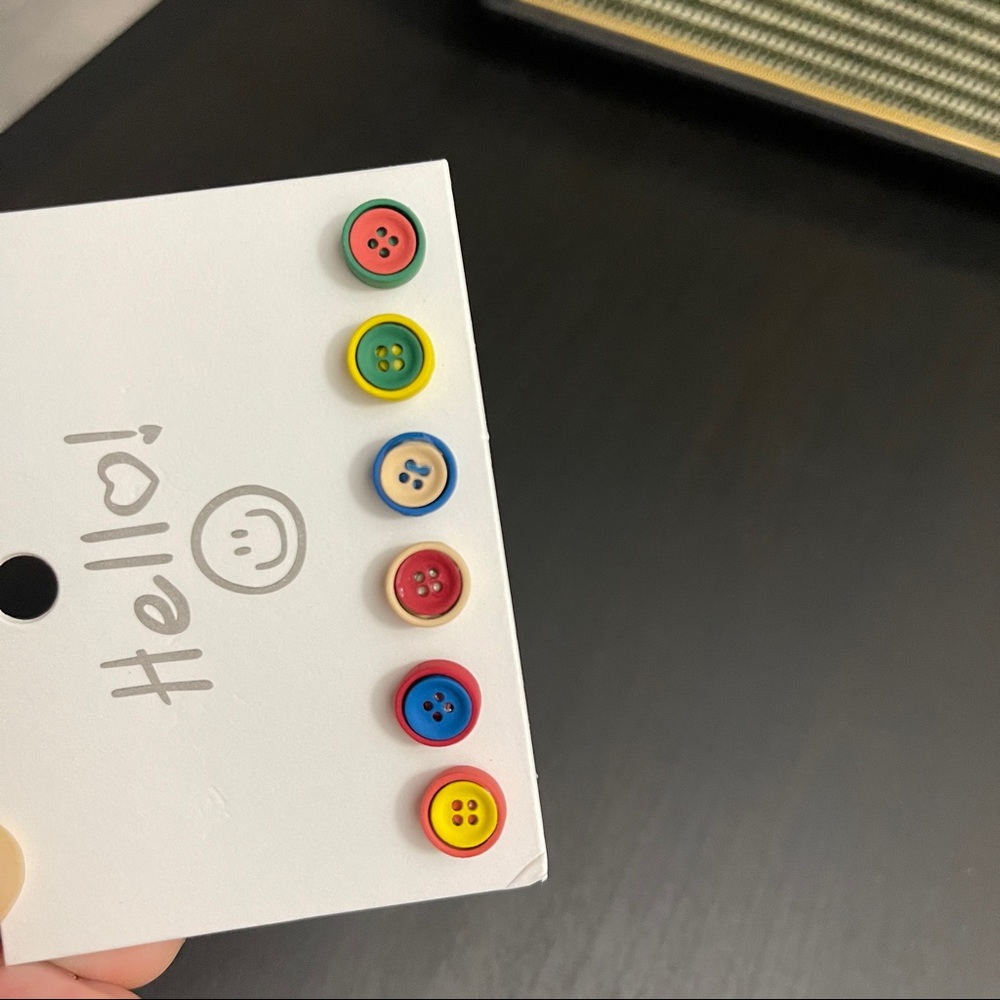 Button style earring set